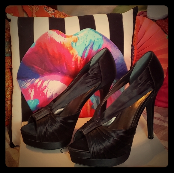 Shoes - Picture 1 of 1